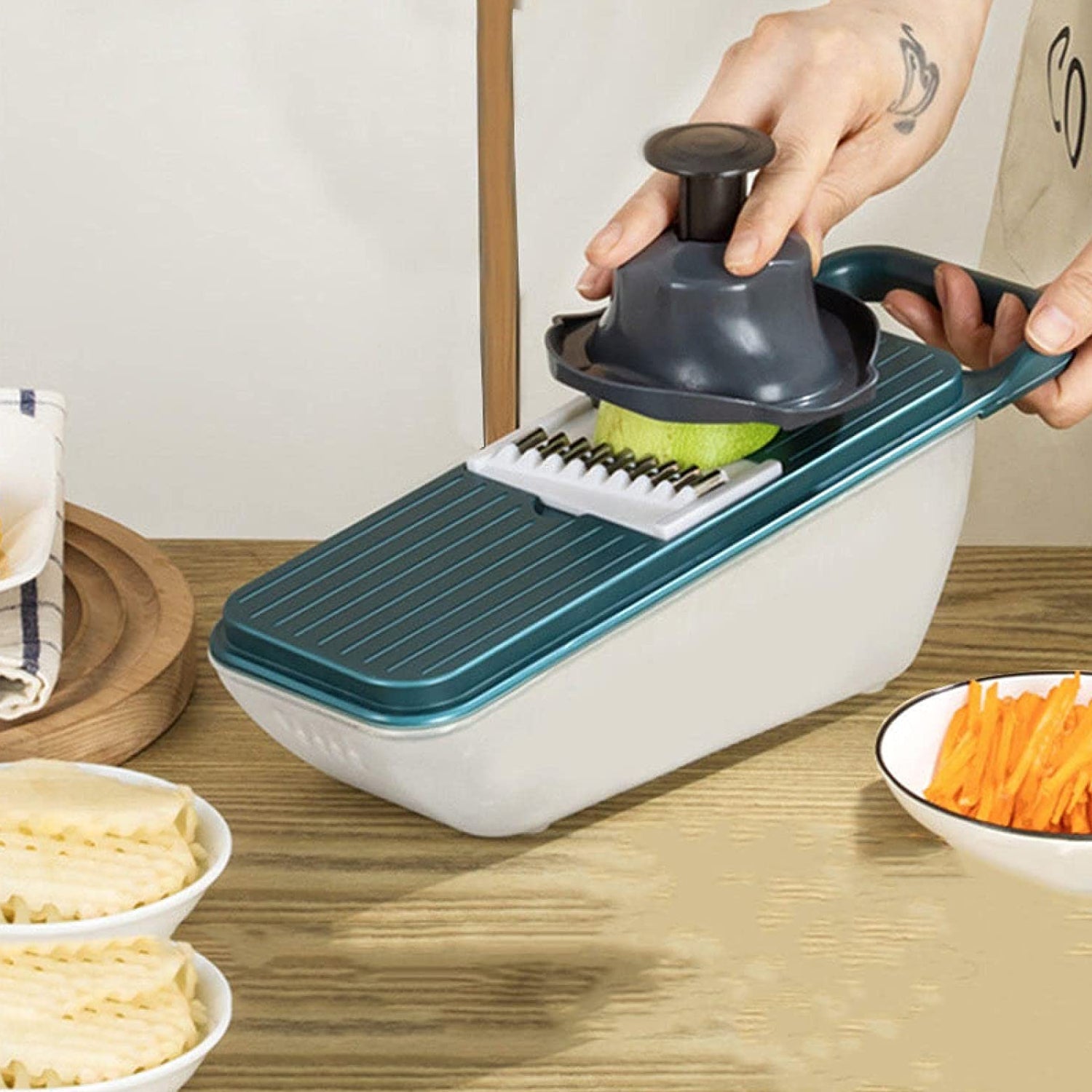 2165 Multifunctional Vegetable Slicer Cutter Onion and Potato Slicer cutter with 6blades and 1 peeler DeoDap 2165 Multifunctional Vegetable Slicer Cutter Onion and Potato Slicer cutter with 6blades and 1 peeler DeoDap